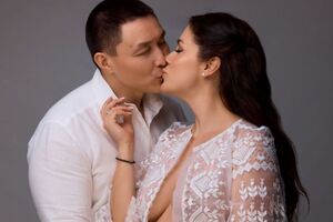 Онуфрийчук официально вышла замуж за казахского бизнесмена по имени Алмаз в ноябре 2021 года