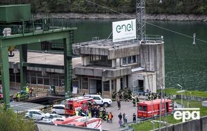 На ГЭС продолжаются спасательные работы