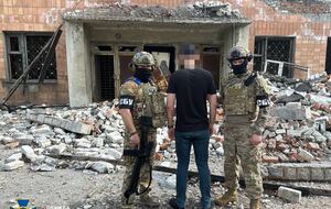 СБУ отмечает, что задержанный входил в группу, работавшую на врага