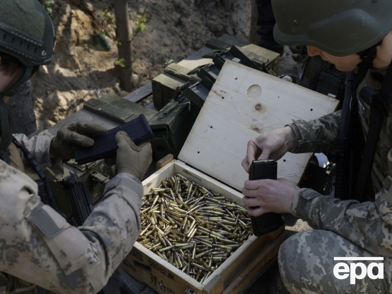 Из законопроекта о мобилизации исключили норму об увольнении в запас военных, прослуживших три года