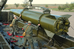 В Одесі ввечері 10 квітня чули щонайменше три вибухи після атаки "Іскандерами". Окупанти продовжили удари по логістиці й транспортній інфраструктурі, є загиблі й поранені