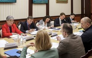 Обстрелы РФ не прекращаются, отметил Шмыгаль на встрече с послами стран G7