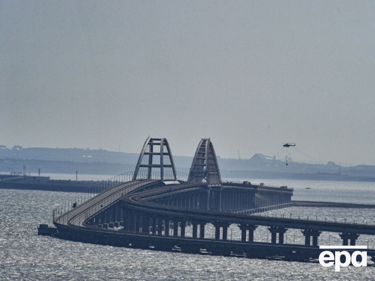 Руйнування Кримського мосту в українській військовій розвідці назвали "неминучим"