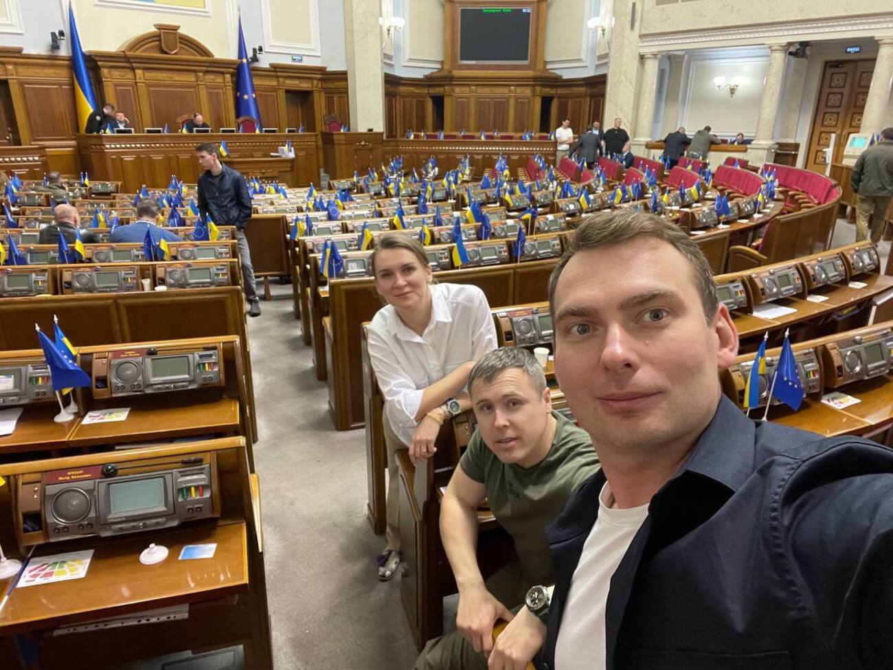 В зале заседаний к концу работы Рады оставалось 30 нардепов, отметил Железняк