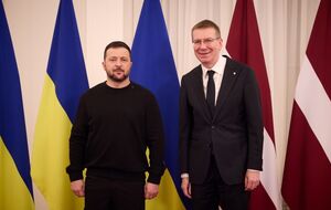 Зеленский и Ринкевичс встретились в Вильнюсе и подписали двустороннее соглашение о гарантиях безопасности