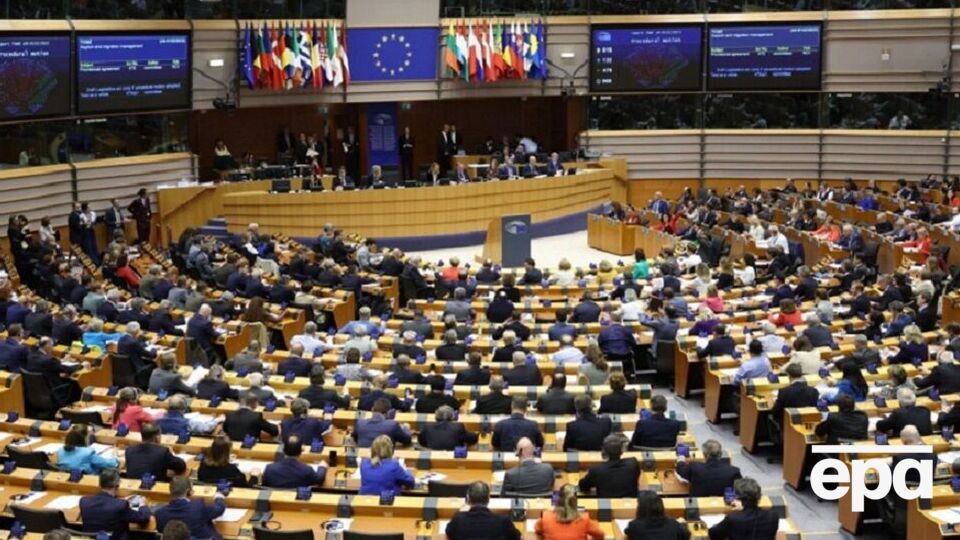 Решение отложить вопрос финансирования Совета ЕС поддержали 515 депутатов Европарламента