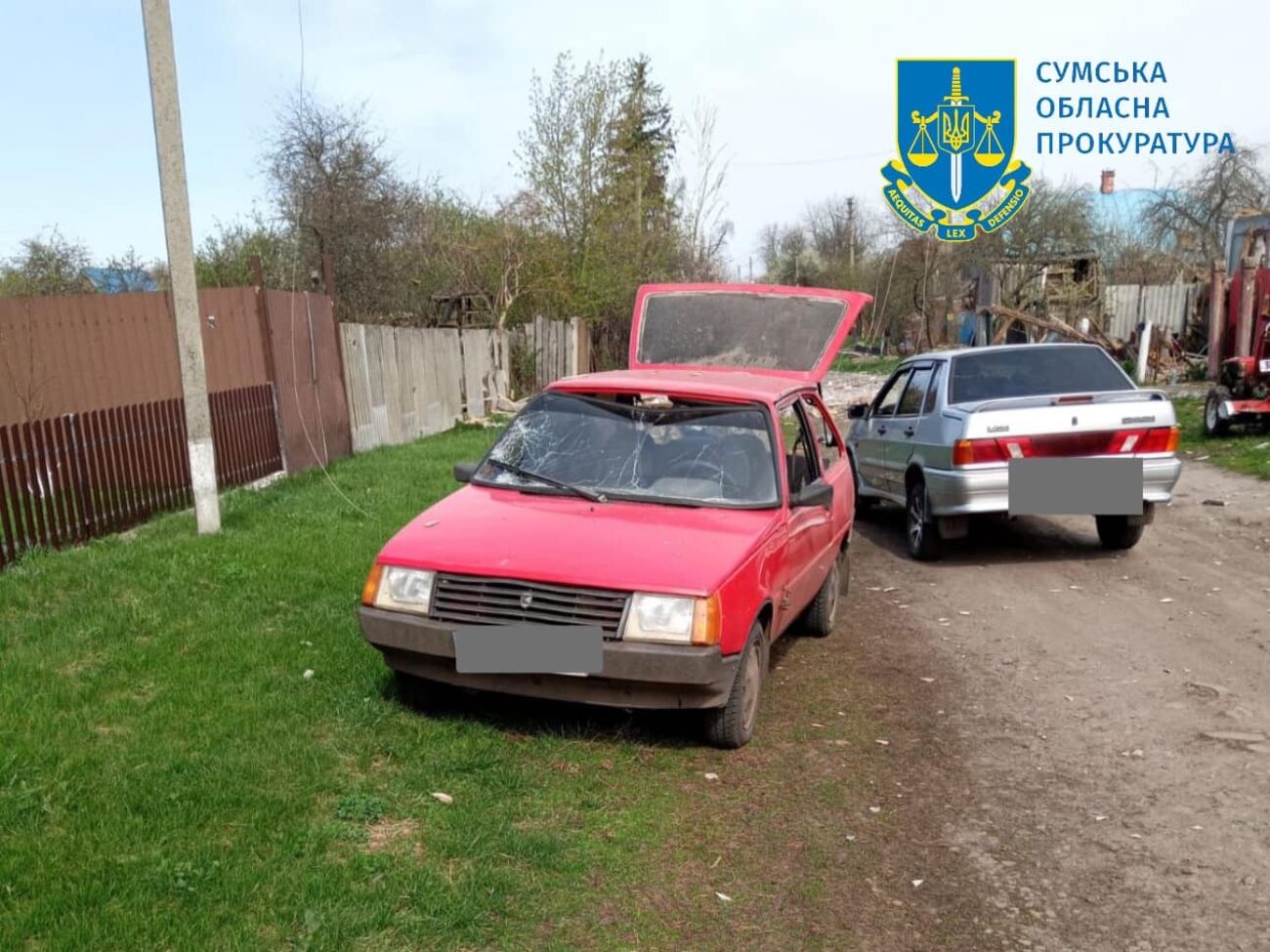 Через російські атаки в Сумській області пошкоджено транспортні засоби, приватні домоволодіння й ЛЕП, зазначили у прокуратурі