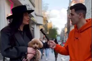 После скандала Николас Карма (справа) удалил ролик с чиновницей