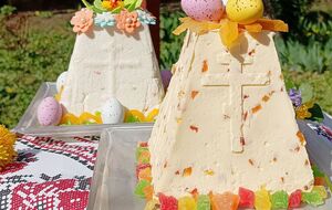 Творожная паска должна постоять в холодильнике 24 часа