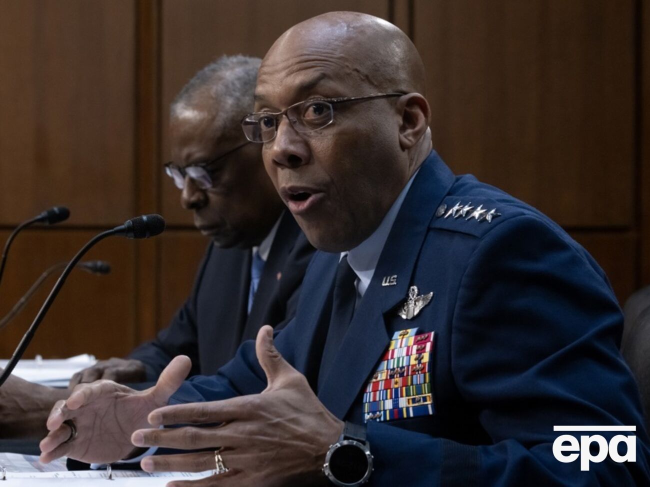 Остин призвал Иран прекратить атаки на Израиль