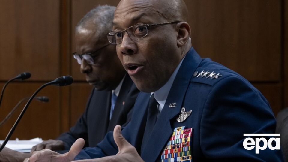 Остин призвал Иран прекратить атаки на Израиль