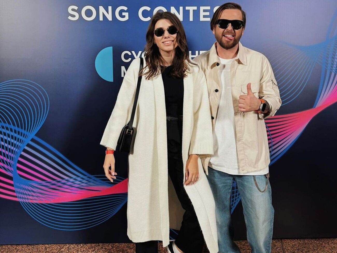 По словам Беспалова, роман между Танчинцем и его пиарщицей начался на съемках клипа на песню "Дим"