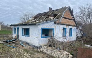 Ворожий снаряд здетонував біля будинку постраждалої