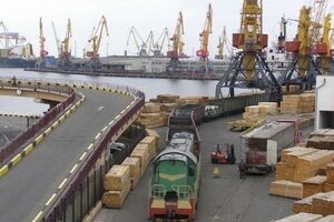 Окупанти й далі крадуть і вивозять у РФ продукцію металургійних заводів