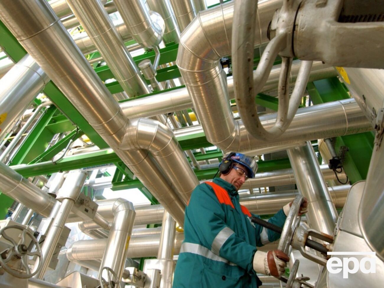 Россия быстро ремонтирует свои НПЗ, подсчитали СМИ