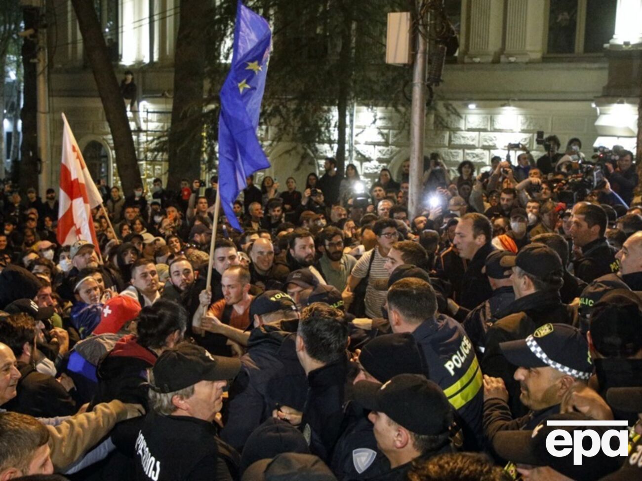 У МВС стверджують, що затримали 14 протестувальників