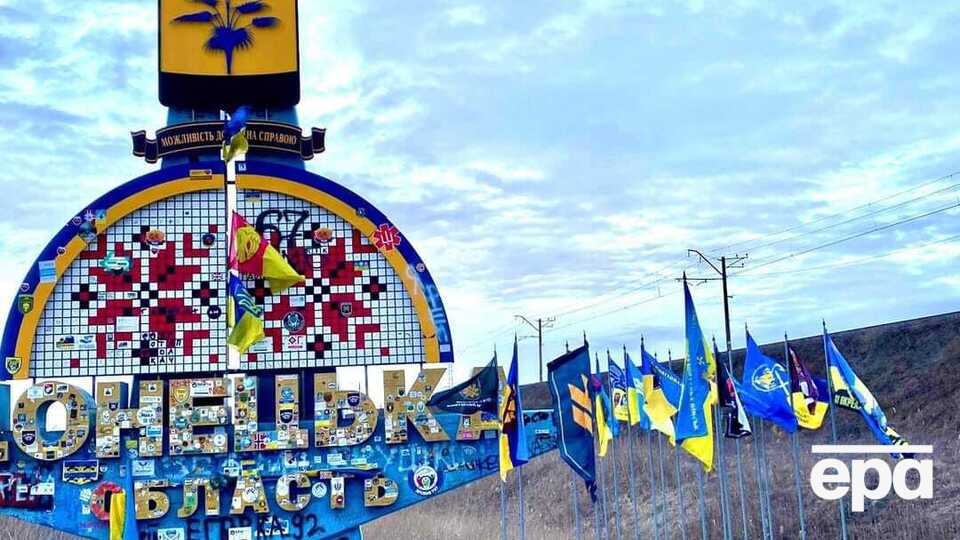 На стелі залишали підписи українські військові