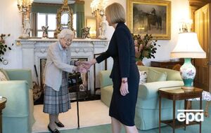 По словам Трасс, прощаясь, королева Великобритании заверила ее, что с нетерпением ждет новой встречи