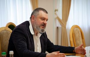 Литвиненко закликає не дати шансу країні-окупанту РФ, тому що до війни в Україні "придивляються" й інші країни, приміряючи на себе роль агресора