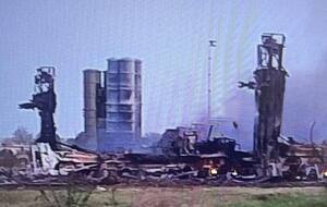 Утверждается, что на фото последствия одного из попаданий в Джанкое по российским системам ПВО