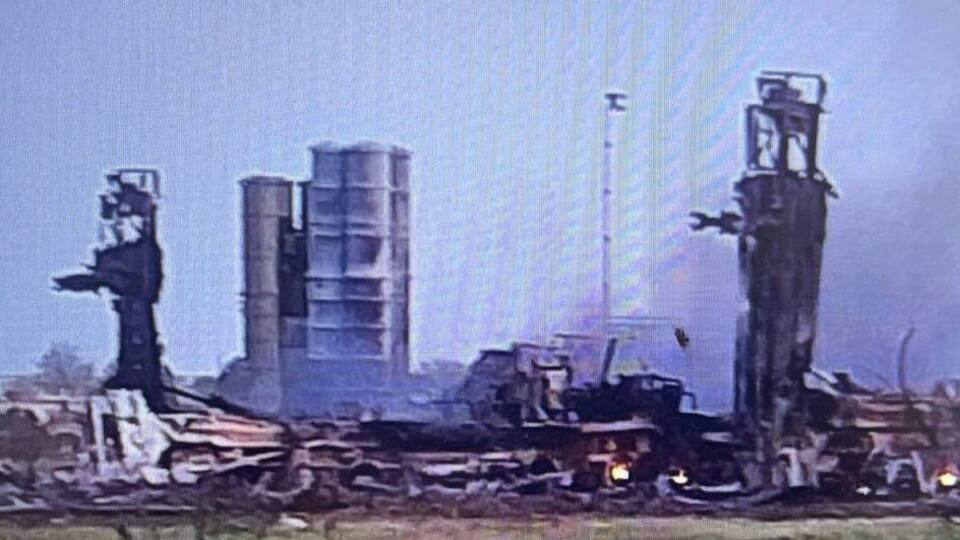 Утверждается, что на фото последствия одного из попаданий в Джанкое по российским системам ПВО