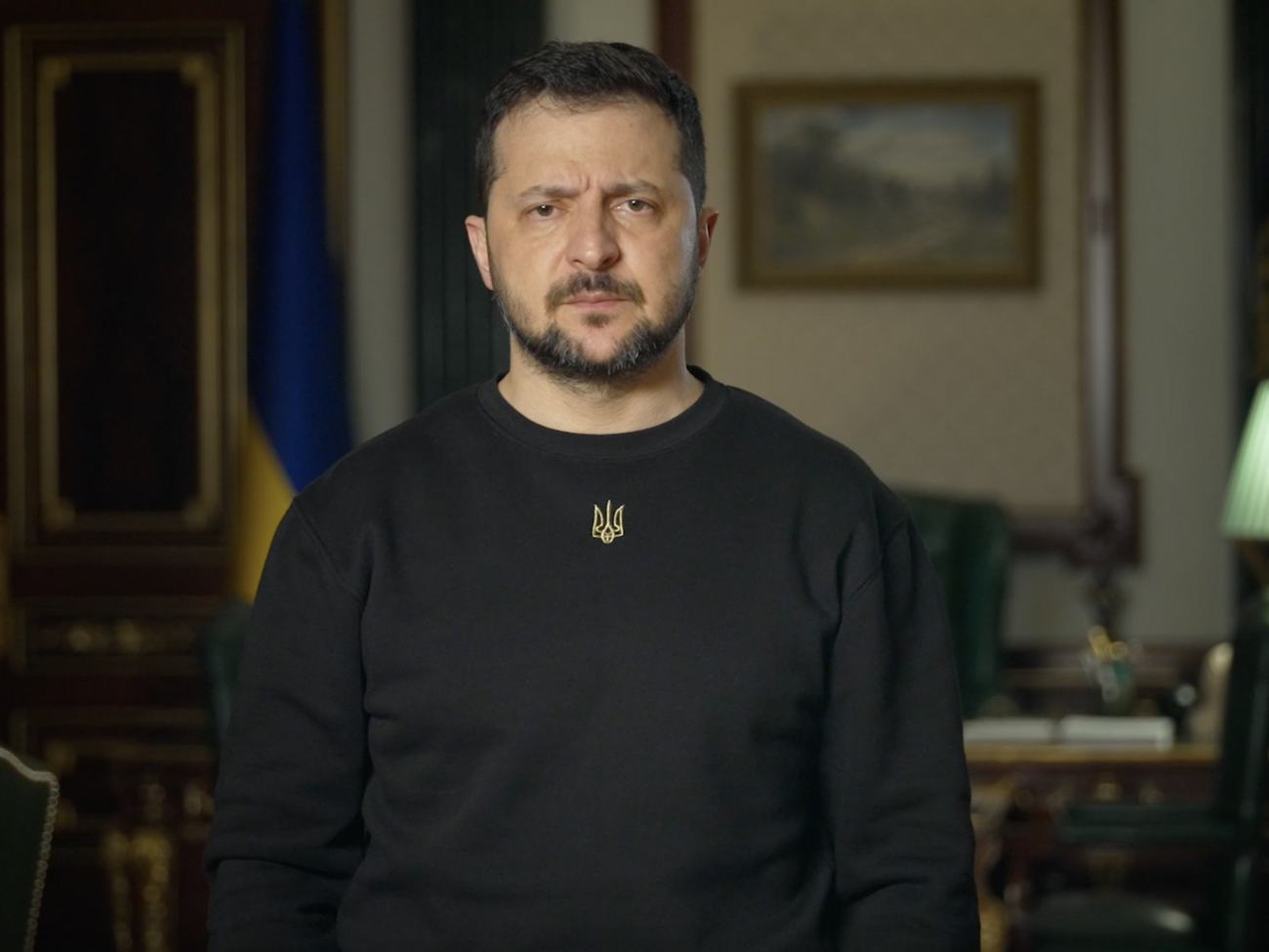 Зеленский заявил, что враг "должен терять"