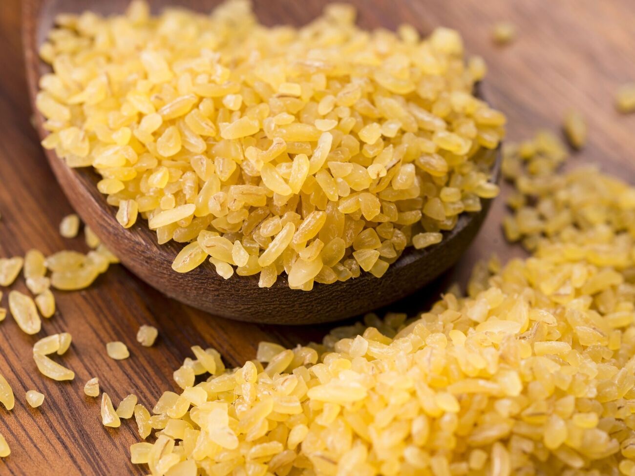 Булгур – это крупа, изготовленная из пропаренной, высушенной и измельченной пшеницы, обычно твердых сортов