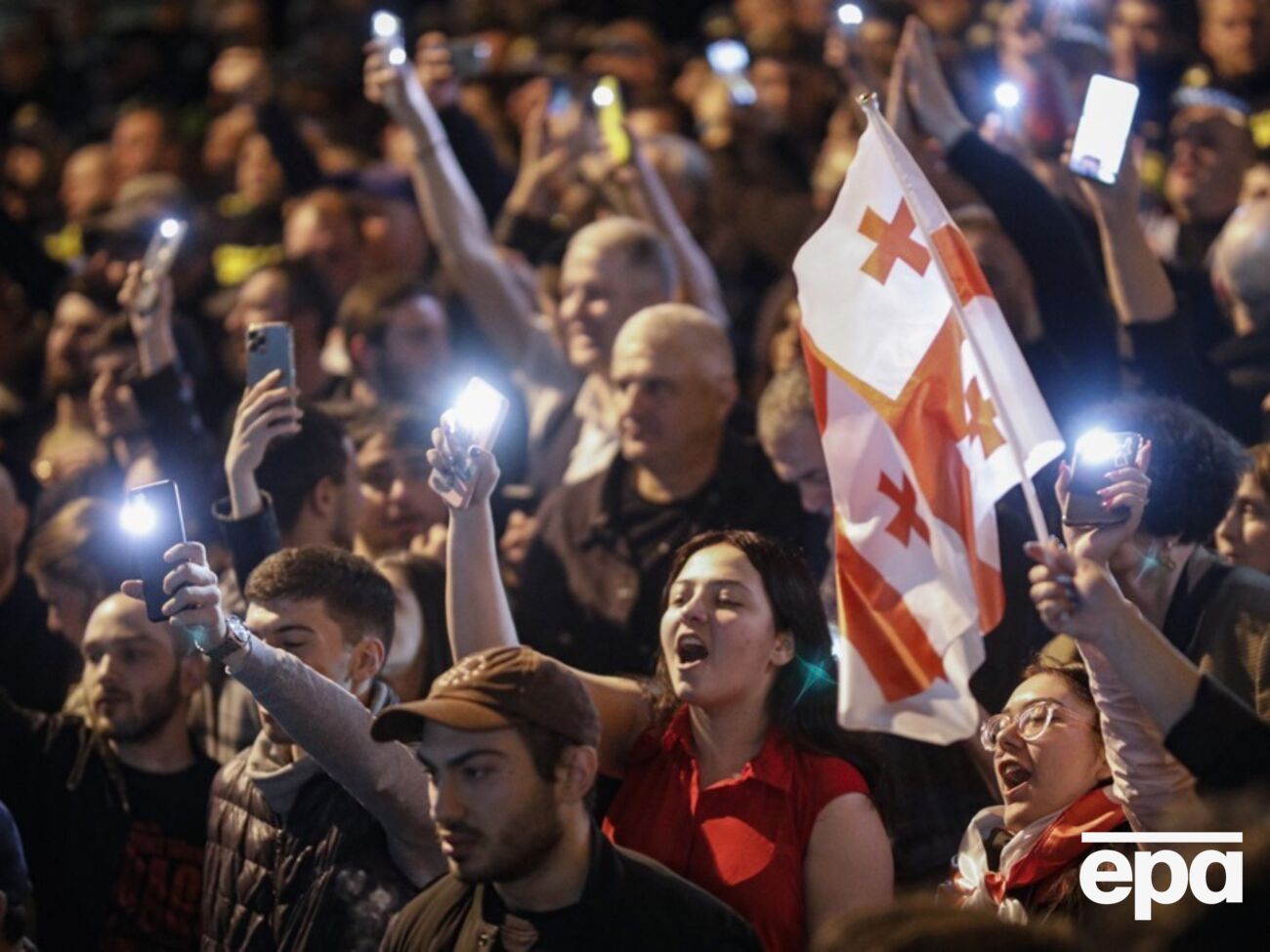 Грузины протестовали возле парламента