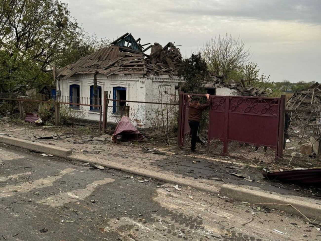 Загарбники регулярно обстрілюють населені пункти Донецької області