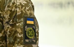 Один из задержанных ударил пограничника в лицо