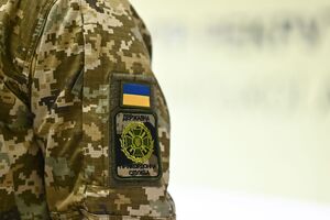 Один із затриманих ударив прикордонника в обличчя