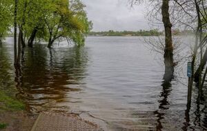 Уровень воды в Днепре снова поднялся