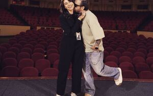 Танчинец в апреле разместил в сети первое совместное романтическое фото с Корецкой