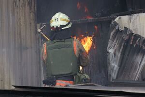 Пожары в Днепре после российских ударов тушили несколько часов