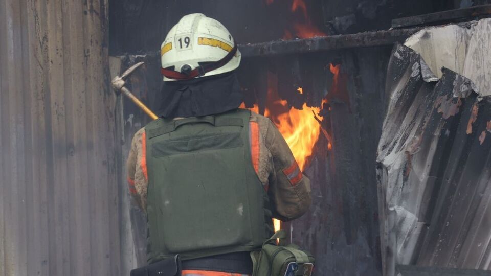 Пожежі у Дніпрі після російських ударів гасили кілька годин