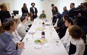 Президент поучаствовал в импровизированном праздновании