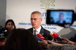 У НАТО ведуть діалог із деякими країнами про передання Україні батарей Patriot, зазначив Столтенберг