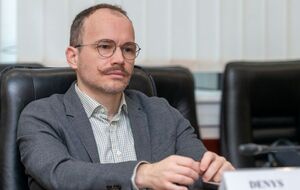 Денис Малюська: Когда частные поставщики смотрят по телевизору, как кого-то с голым торсом таскают и мордой в асфальт кладут, то им это не очень нравится