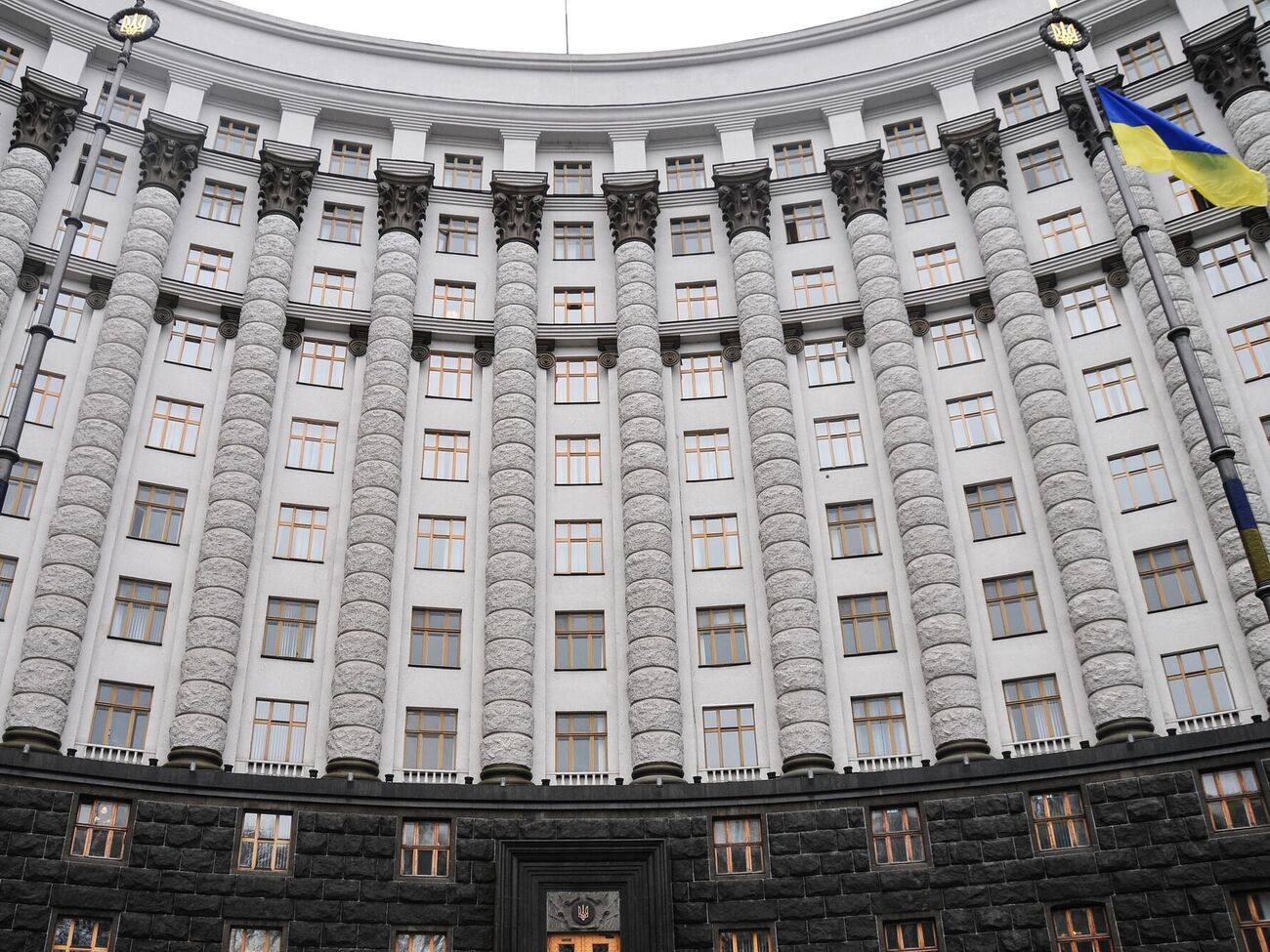 В Кабмине Украины до конца апреля могут быть кадровые изменения, заявляют Железняк и Гончаренко