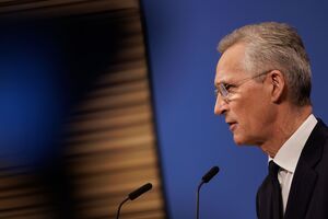 Столтенберг прокомментировал уничтожение силами обороны Украины российского стратегического бомбардировщика Ту-22М3 19 апреля