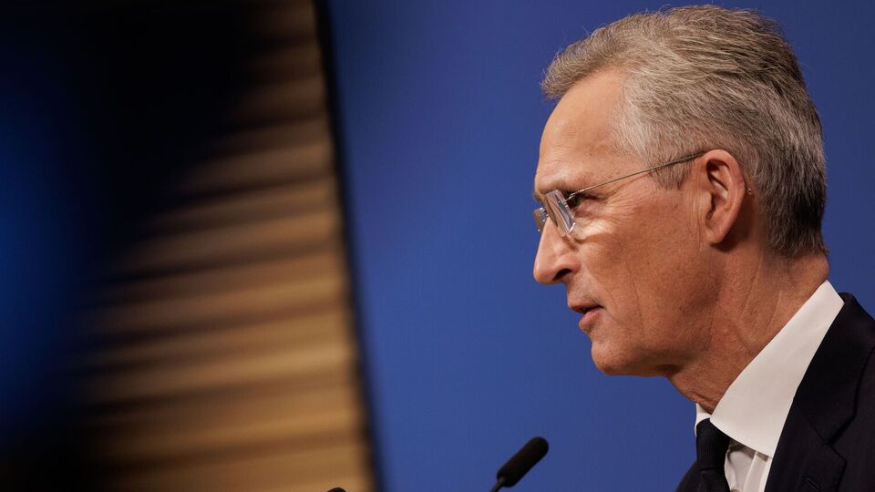 Столтенберг прокомментировал уничтожение силами обороны Украины российского стратегического бомбардировщика Ту-22М3 19 апреля