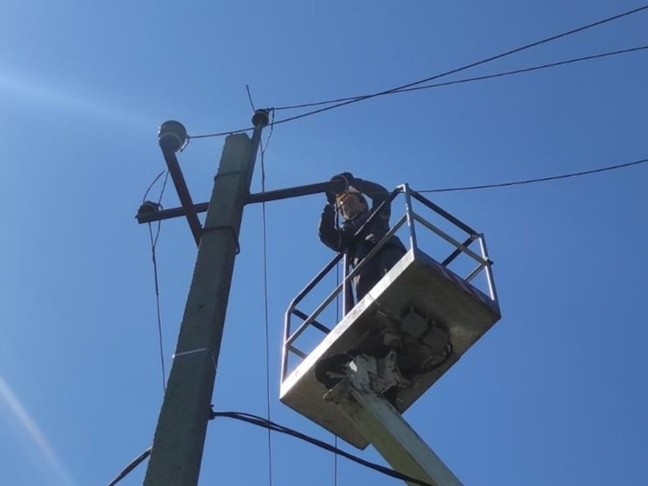 За три месяца 2024 года энергетики ДТЭК Рината Ахметова вернули свет почти 1,9 млн семей