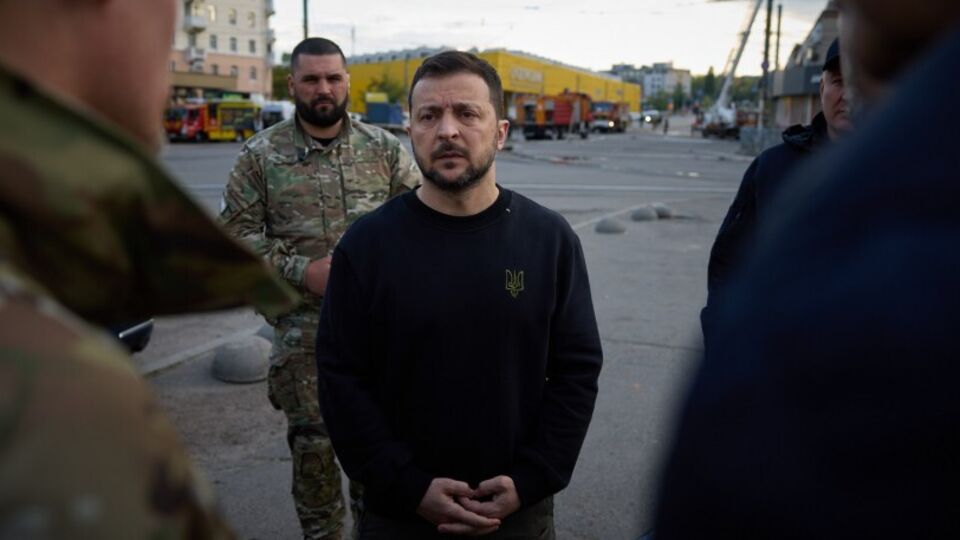Зеленський підбив підсумки дня 19 квітня у вечірньому зверненні, заявивши, що російські удари спричинили поранення й загибель мирних українців у кількох містах