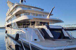 АРМА объявило о начале реализации арестованной яхты Медведчука Royal Romance 20 марта