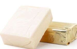 Качественный плавленый сыр не должен быть слишком ярким