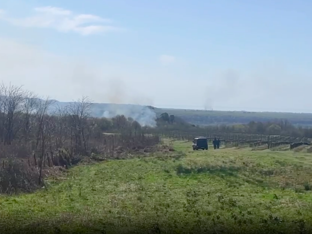 По данным СМИ, на земле вертолет загорелся