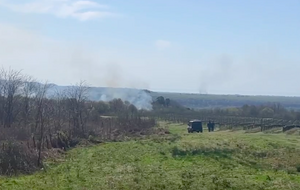 По данным СМИ, на земле вертолет загорелся