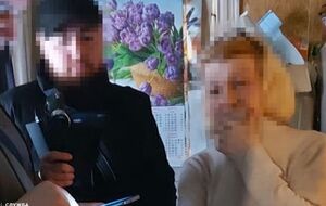 По данным СБУ, во время обысков в квартире фигурантки был изъят мобильный телефон с доказательствами ее переписки с агрессором
