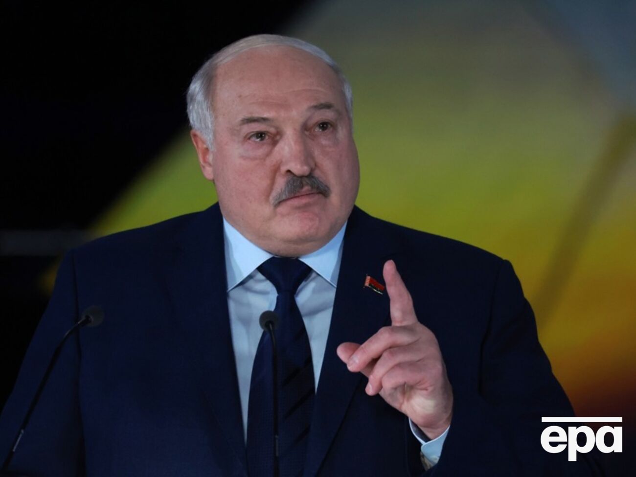 Лукашенко заявив, що Білорусь нікому не погрожує, а до війни готується, бо хоче миру