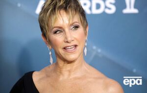 Картерис: Я здесь, чтобы обратиться к украинскому народу. Я хочу, чтобы вы знали, что вы не одни